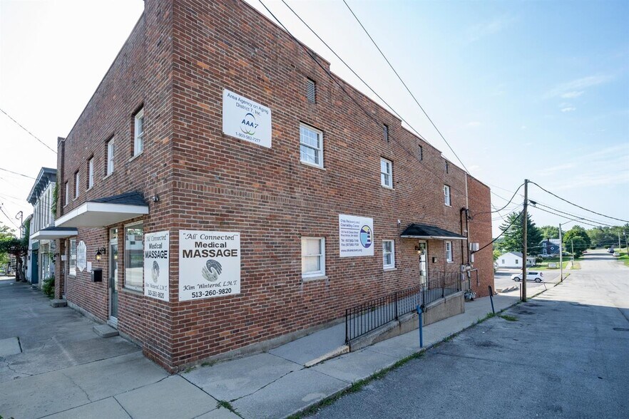 More Photos Of 123 W Main St, West Union Medical For Lease