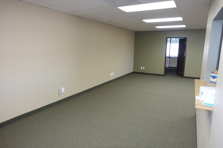More Photos Of 8607 N 59th Ave, Glendale Office For Lease