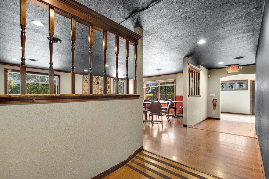 More Photos Of 2079 State Road Y, Linn Creek Restaurant For Sale
