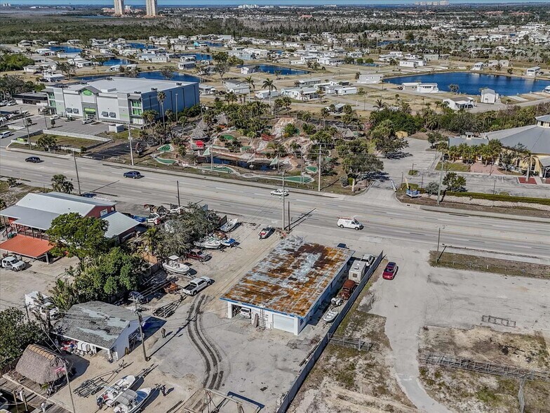 More Photos Of 17671-17681 San Carlos Blvd, Fort Myers Marina For Sale