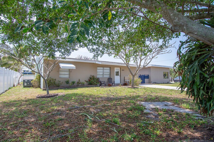 More Photos Of 2426 NE Letitia St, Jensen Beach Storefront Retail Residential For Sale