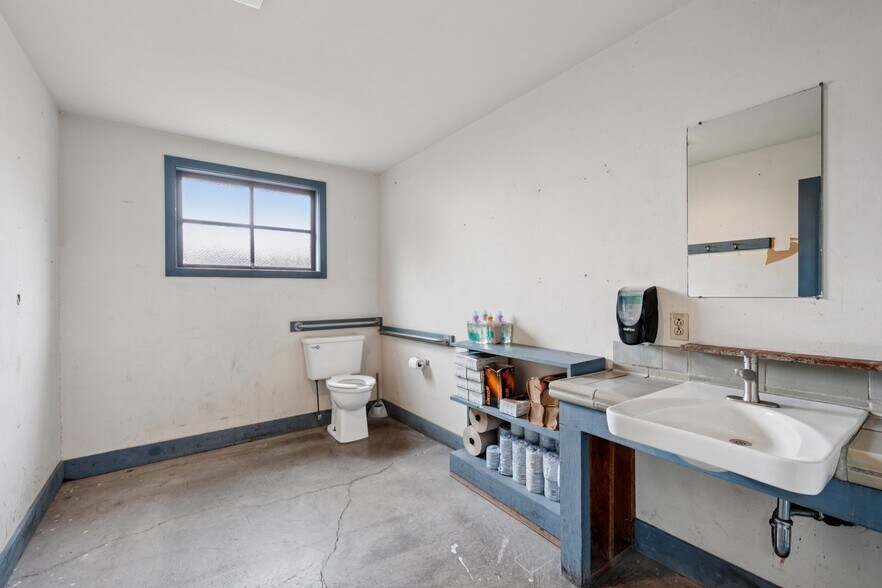 More Photos Of 253 S 25th St, Richmond Flex For Sale