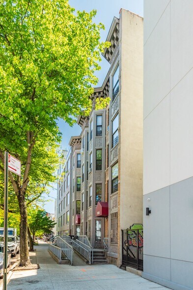 More Photos Of 950-952 Bergen St, Brooklyn Apartments For Sale