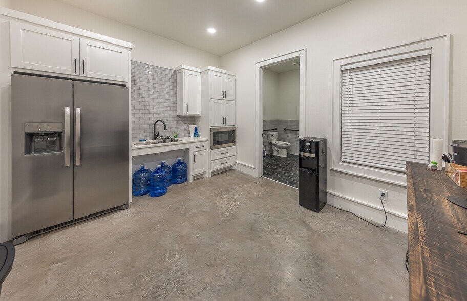 More Photos Of 9006 County Road 6820, Lubbock Warehouse For Lease