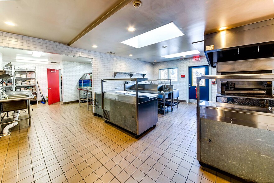 More Photos Of 74a Montauk Hwy, Amagansett Restaurant For Lease