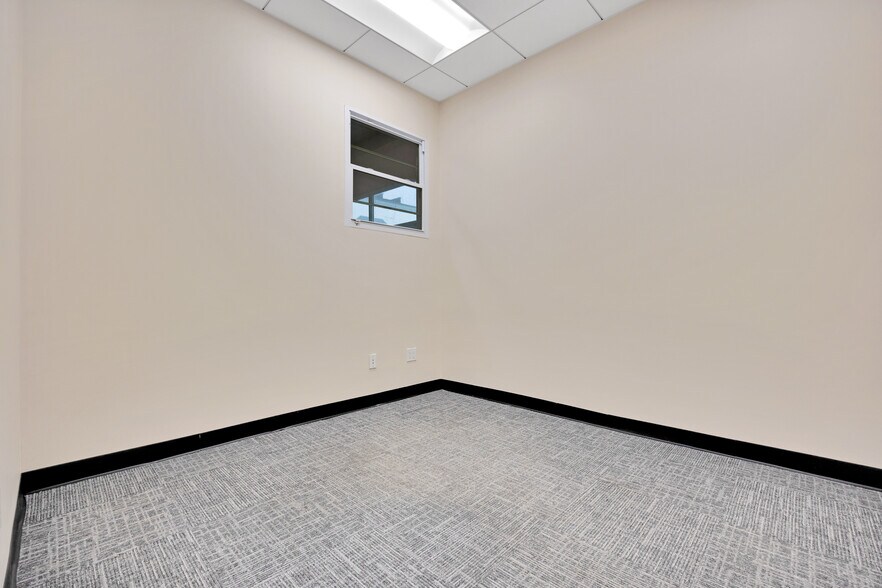 More Photos Of 169 Liberty Ave, Mineola Office For Sale