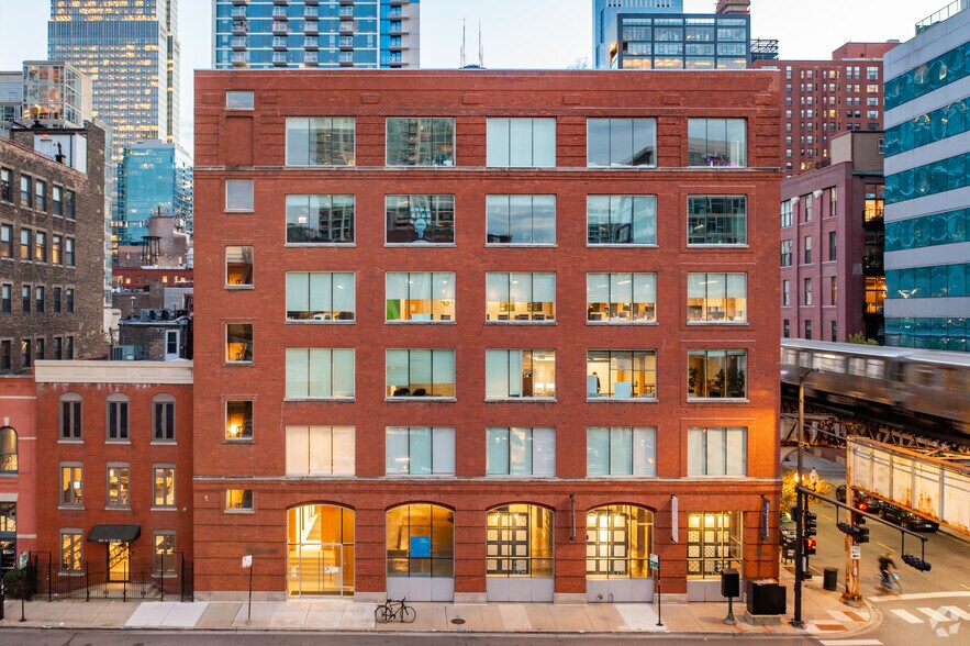 More Photos Of 225 W Ohio St, Chicago Office For Lease