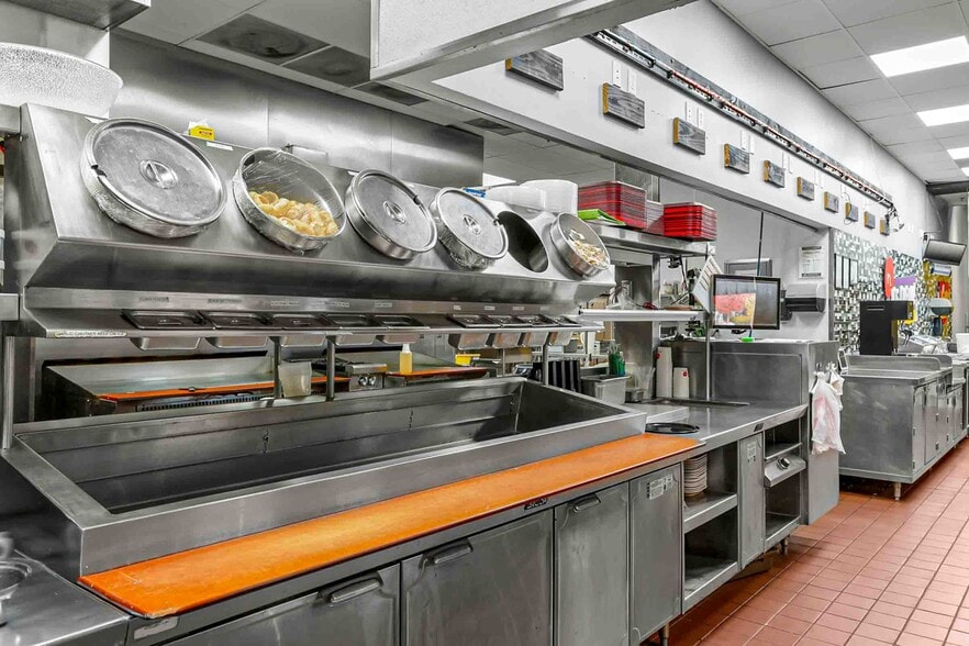 More Photos Of 4924 Rochester Rd, Troy Restaurant For Sale