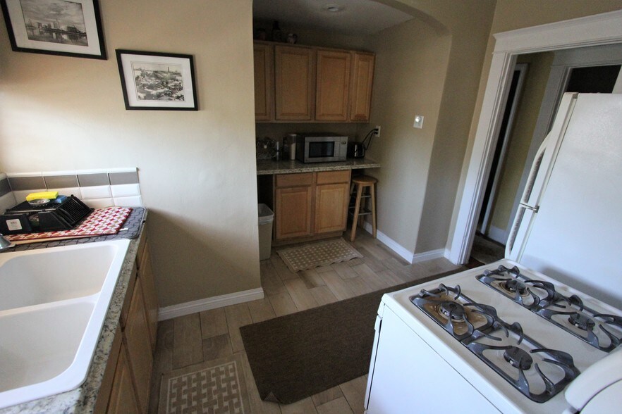 More Photos Of 1545 E 4th St, Long Beach Apartments For Sale