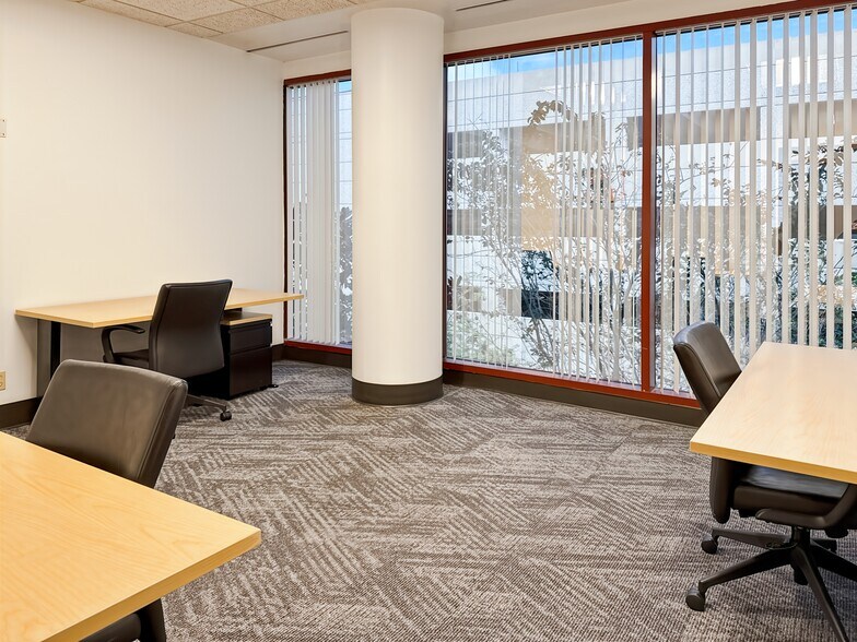 More Photos Of 2255 Glades Rd, Boca Raton Coworking Space