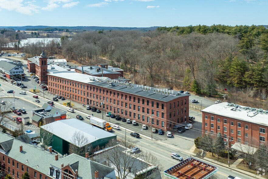 More Photos Of 500 Main St, Clinton Apartments For Lease