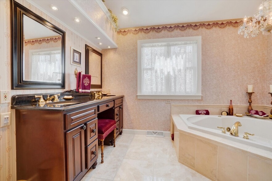 More Photos Of 2553 Roosevelt Ave, York Flex For Sale