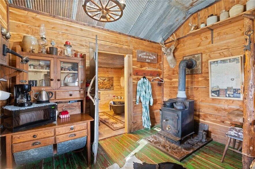 More Photos Of 1387 County Road 306, Berryville Hospitality For Sale