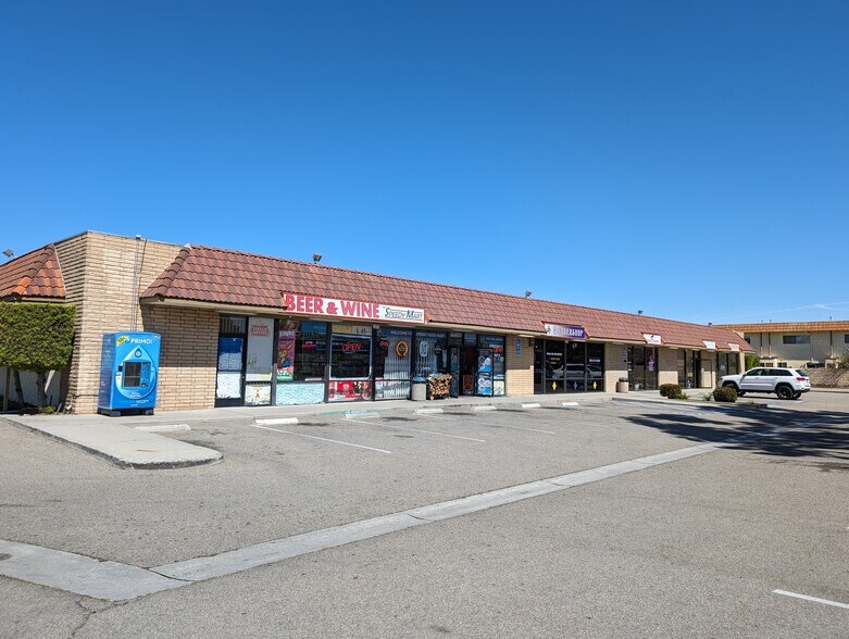 More Photos Of 1041-1055 Patterson Rd, Oxnard Unknown For Lease