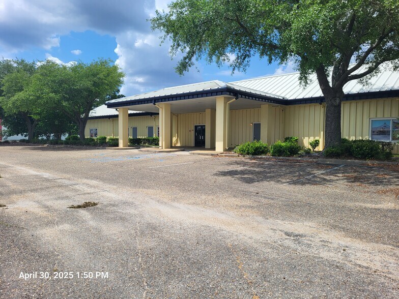 More Photos Of 3525 Russell Rd, Marianna Daycare Center For Sale