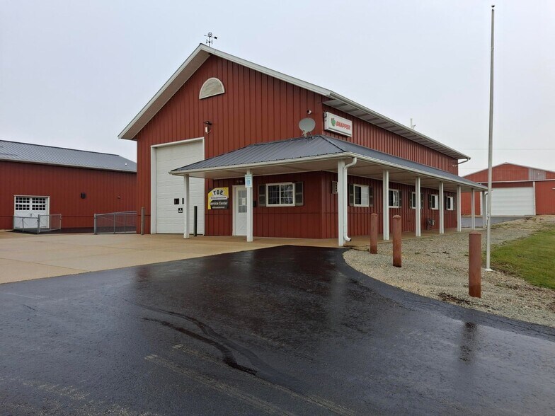 More Photos Of N2047 Sawmill Rd, Watertown Self Storage For Sale