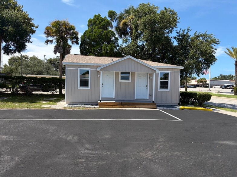 More Photos Of 208 Ridgewood Ave, Daytona Beach Hotel For Sale