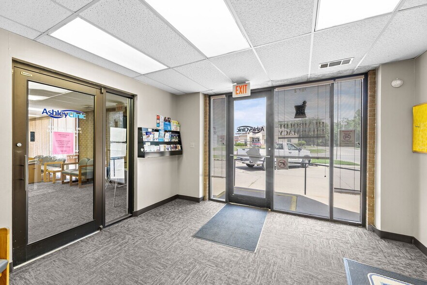 More Photos Of 202 S 9th St, Humboldt General Retail For Sale