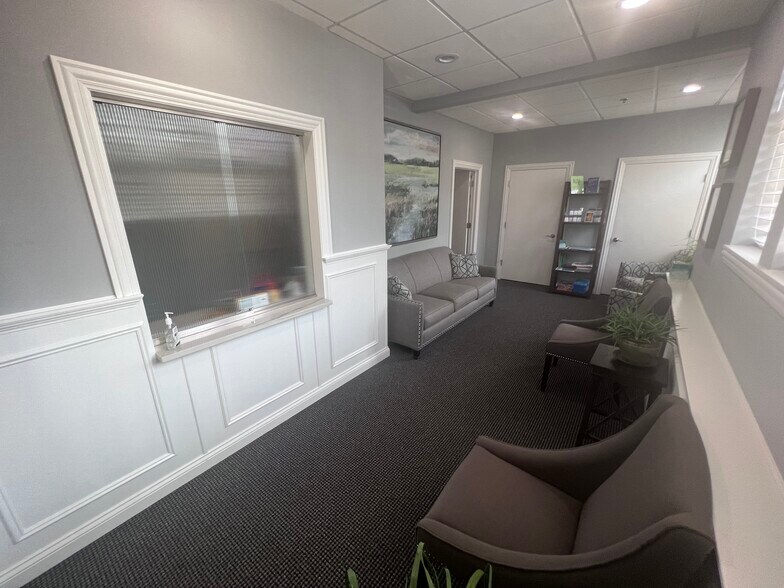 Primary Photo Of 405 Illinois Ave, St Charles Office For Lease