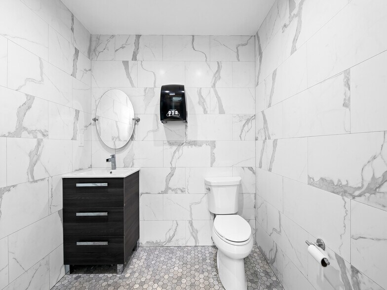 More Photos Of 719-721 NE 2nd Ave, Fort Lauderdale Storefront Retail Office For Sale