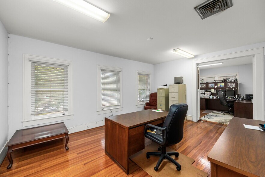 More Photos Of 708 Sul Ross St, Houston Office Residential For Sale