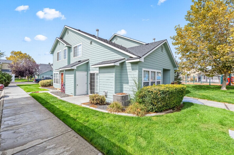 More Photos Of 1322 N Wildwood Way, Boise Apartments For Sale