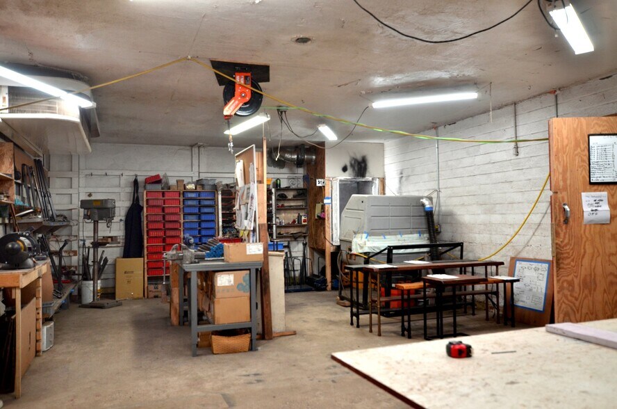 More Photos Of 514 Railroad Ave, Viroqua Manufacturing For Sale