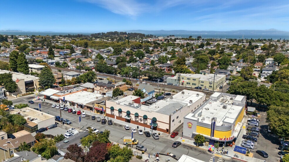 More Photos Of 136 N B St, San Mateo General Retail For Sale