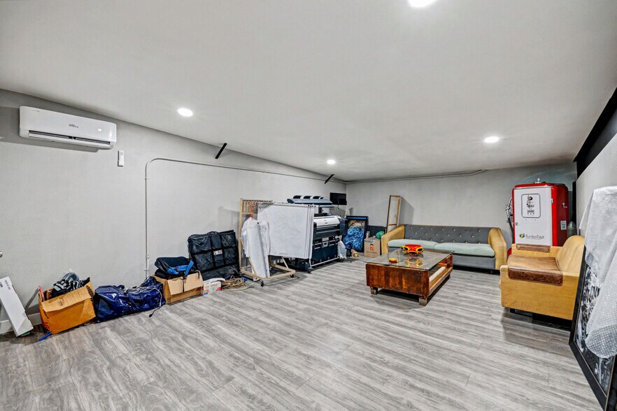 More Photos Of 3635 Polaris Ave, Las Vegas Industrial For Lease