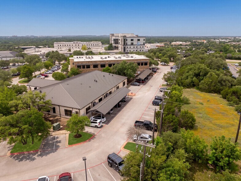 More Photos Of 16040 Park Valley Dr, Round Rock Medical For Sale