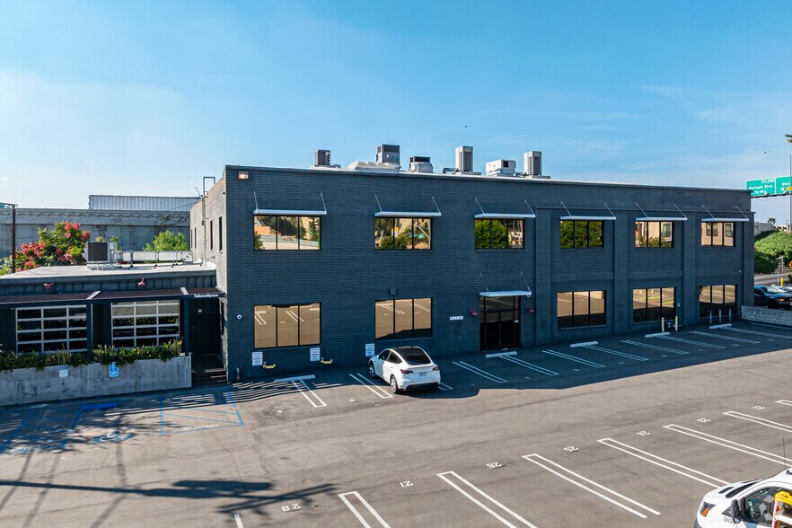 Primary Photo Of 40 E Verdugo Ave, Burbank Coworking Space