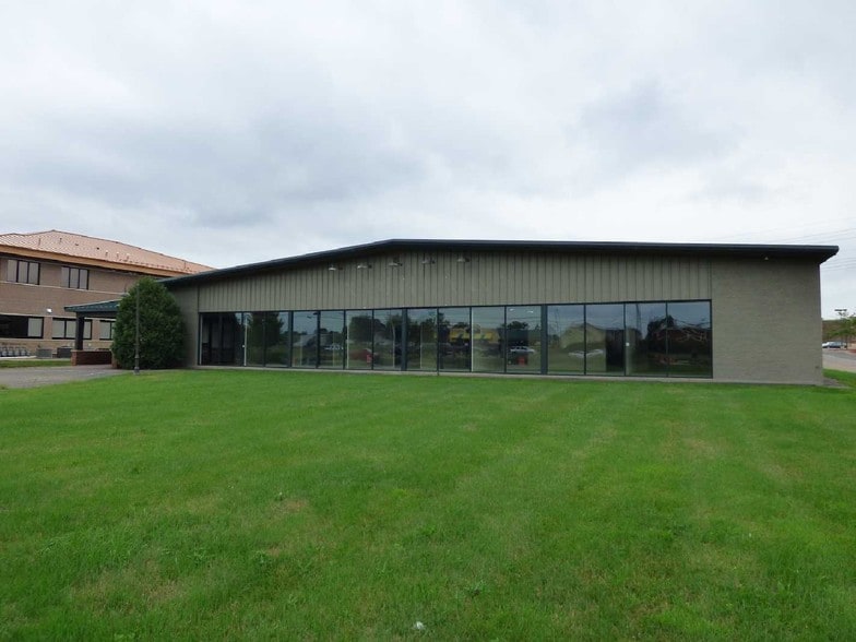 More Photos Of 13435 N 60th St N, Oak Park Heights Freestanding For Sale