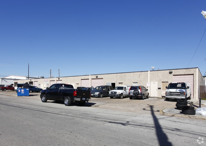 More Photos Of 5724-5738 Green Ash Dr, Houston Flex For Lease