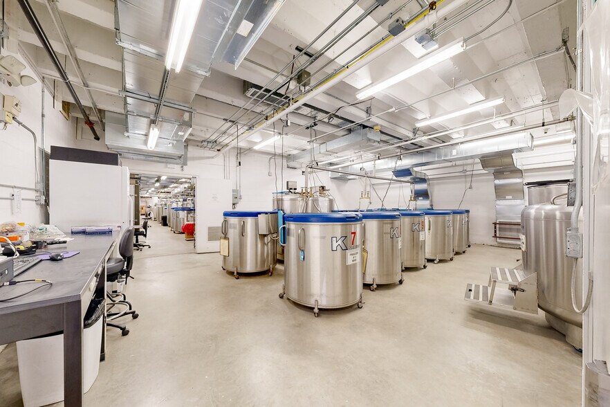 More Photos Of 959-961 Commonwealth Ave, Boston Storefront For Sale