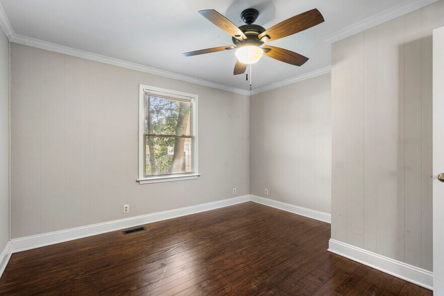 More Photos Of 120 Maybelle St, Cartersville Office For Sale