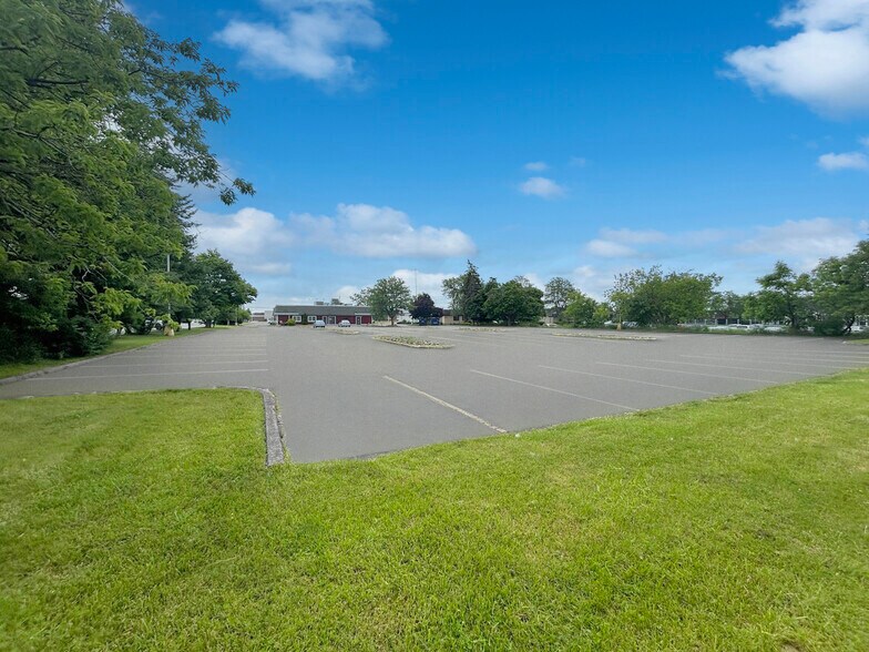 More Photos Of 7540 Transit Rd, Amherst Restaurant For Sale