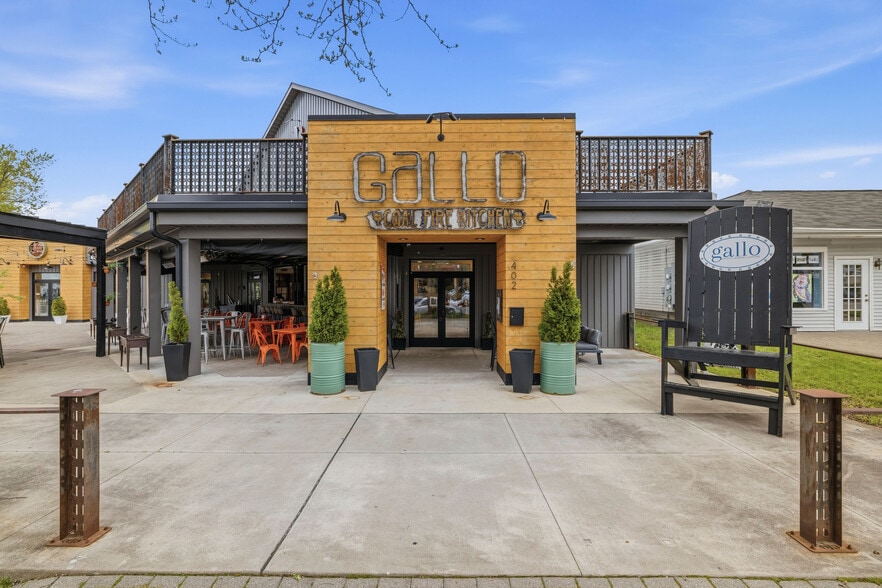 More Photos Of 402 Center St, Lewiston Restaurant For Sale