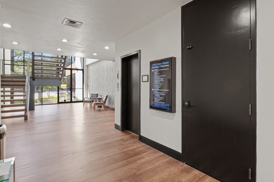 More Photos Of 3509 Hulen St, Fort Worth Office For Lease