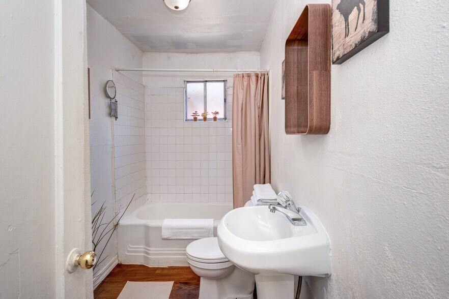 More Photos Of 701 Alamo Ave, Richmond Apartments For Sale