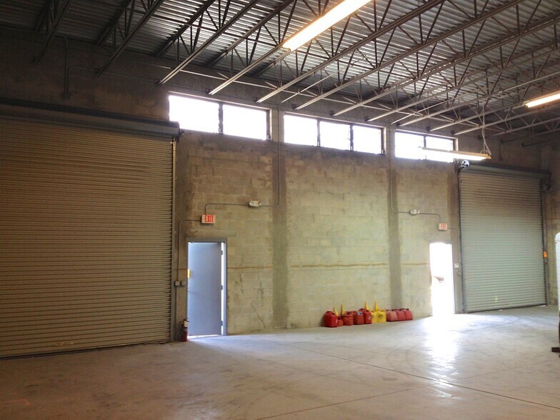 More Photos Of 3960 Domestic Ave, Naples Warehouse For Sale