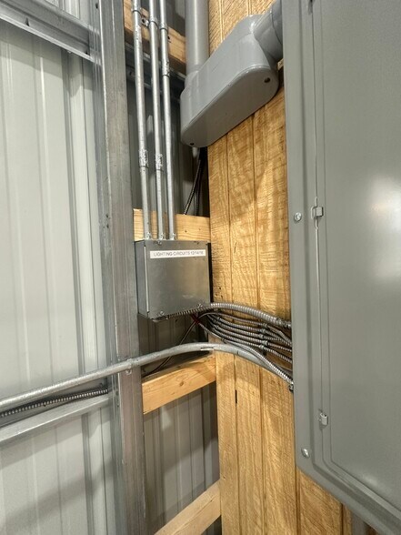 More Photos Of 8037 Treiman Blvd, Webster Warehouse For Sale