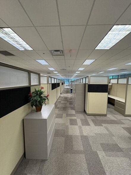 More Photos Of 5300 Kings Island Dr, Mason Office For Sale
