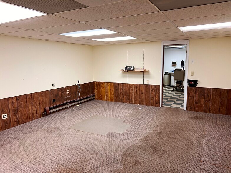 More Photos Of 22 Washington St, Brainerd Auto Dealership For Sale