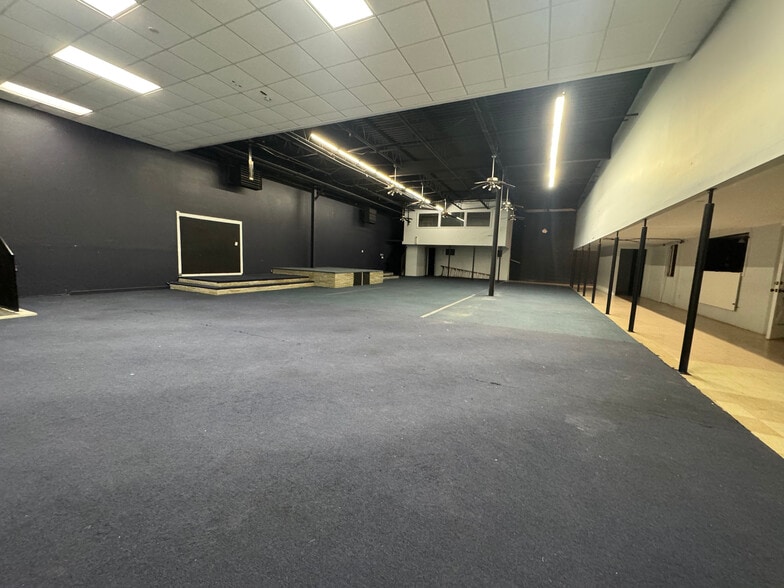 More Photos Of 1515 Fifth Industrial Ct, Bay Shore Warehouse For Lease