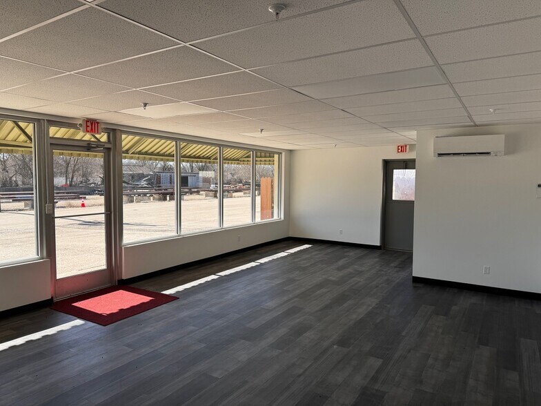 More Photos Of 161 Second Ave, Rochelle Warehouse For Lease