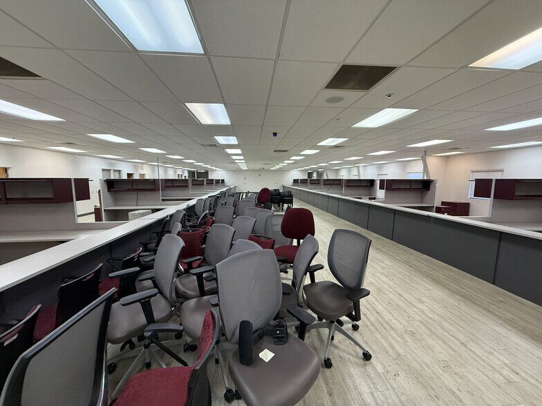 More Photos Of 6451 North W St, Pensacola Office For Sale