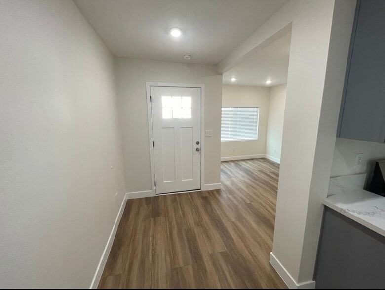 More Photos Of 3536 W Slauson Ave, Los Angeles Apartments For Lease