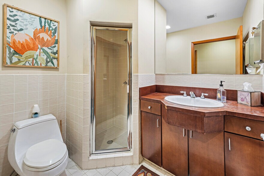More Photos Of 1571 NW 13th Ct, Miami Medical For Lease