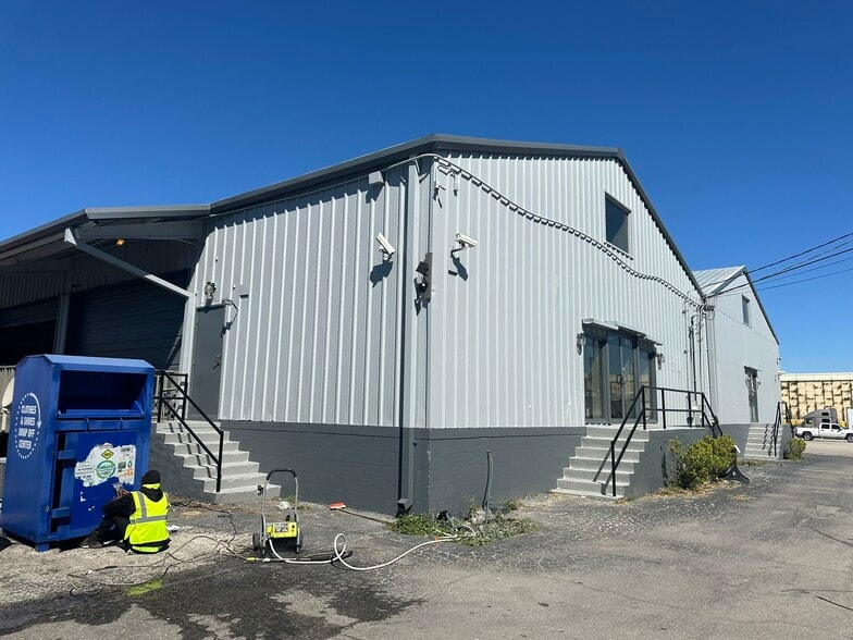 More Photos Of 2202 N 38th St, Tampa Truck Terminal For Lease