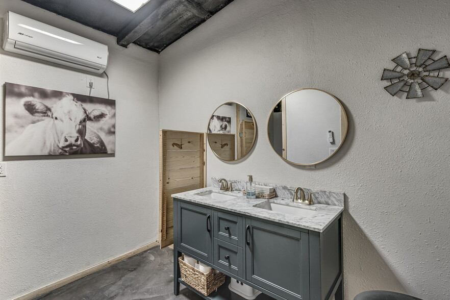 More Photos Of 3199 County 2730 Rd, Glen Rose Lodge Meeting Hall For Sale